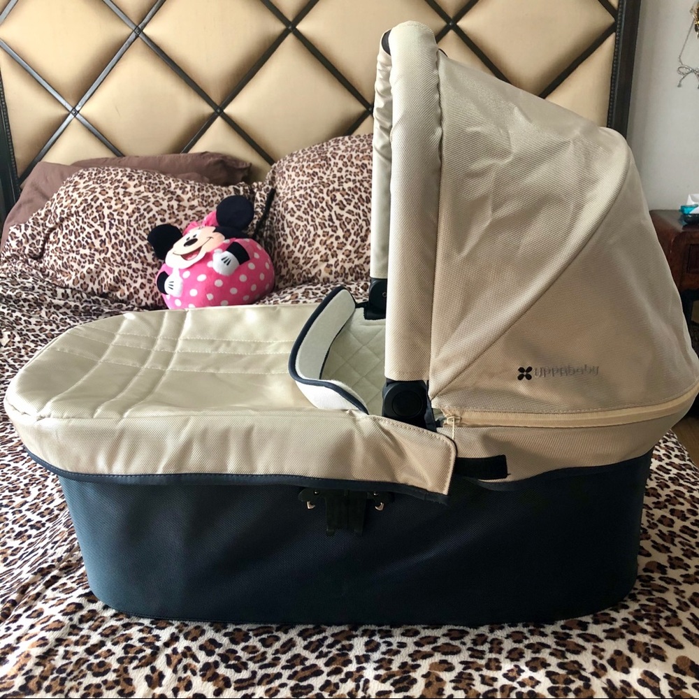 EUC / NWOT UPPAbaby Vista Cruz Bassinet